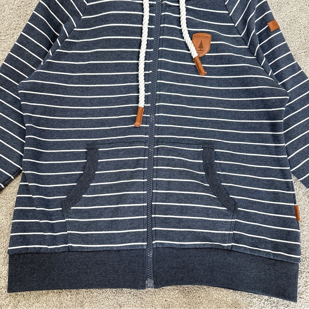 SOLD | Wanakome Women’s Hera Zip Up Sweatshirt Hooded Longsleeve in Navy Stripe - Picture 5 of 16